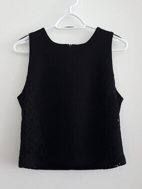 (2PcSet/$40) Banana Republic Black Textured Crop Top Lace Side Panels Size M